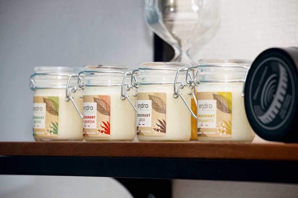 Produits beauuté mis en avant par Virgin'arts photographe packshot